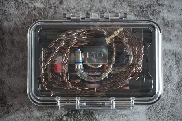 比手机惊艳的耳机 2.5D钢化玻璃与铝镁合金机身 飞傲FD3究竟怎样休闲区蓝鸢梦想 - Www.slyday.coM 比手机惊艳的耳机 2.5D钢化玻璃与铝镁合金机身 飞傲FD3究竟怎样休闲区蓝鸢梦想 - Www.slyday.coM