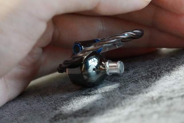 比手机惊艳的耳机 2.5D钢化玻璃与铝镁合金机身 飞傲FD3究竟怎样休闲区蓝鸢梦想 - Www.slyday.coM 比手机惊艳的耳机 2.5D钢化玻璃与铝镁合金机身 飞傲FD3究竟怎样休闲区蓝鸢梦想 - Www.slyday.coM