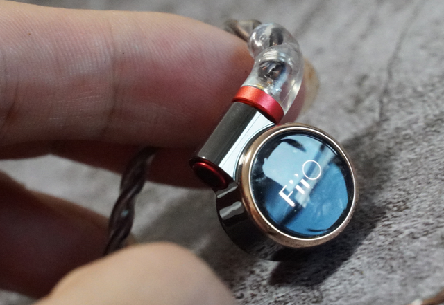 比手机惊艳的耳机 2.5D钢化玻璃与铝镁合金机身 飞傲FD3究竟怎样休闲区蓝鸢梦想 - Www.slyday.coM 比手机惊艳的耳机 2.5D钢化玻璃与铝镁合金机身 飞傲FD3究竟怎样休闲区蓝鸢梦想 - Www.slyday.coM