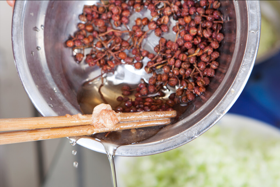 豆角馅饺子,怎么调馅好吃?大厨分享做法,又香又鲜,豆腥味全无 豆角馅饺子,怎么调馅好吃?大厨分享做法,又香又鲜,豆腥味全无