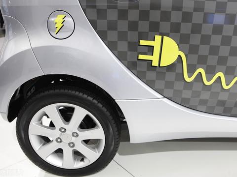 新能源车险专属条款来了！保电池、保自燃，还可保软件