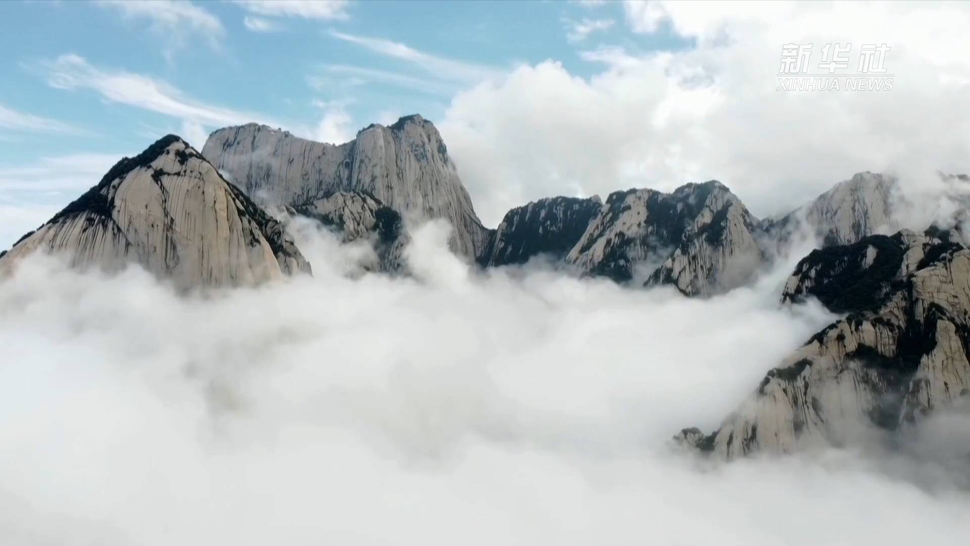 西岳华山:云起险峰间 蒸腾壮太华