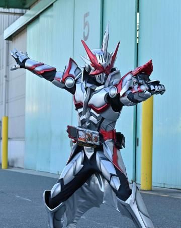假面骑士saber骷髅骨龙,假面骑士saber远古之龙 假面骑士saber的升级形态大分析,龙纹骑士战力崩坏