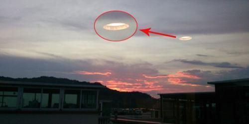 土耳其拍摄到了"ufo"影像,在空中把"舱门"打开,这是真