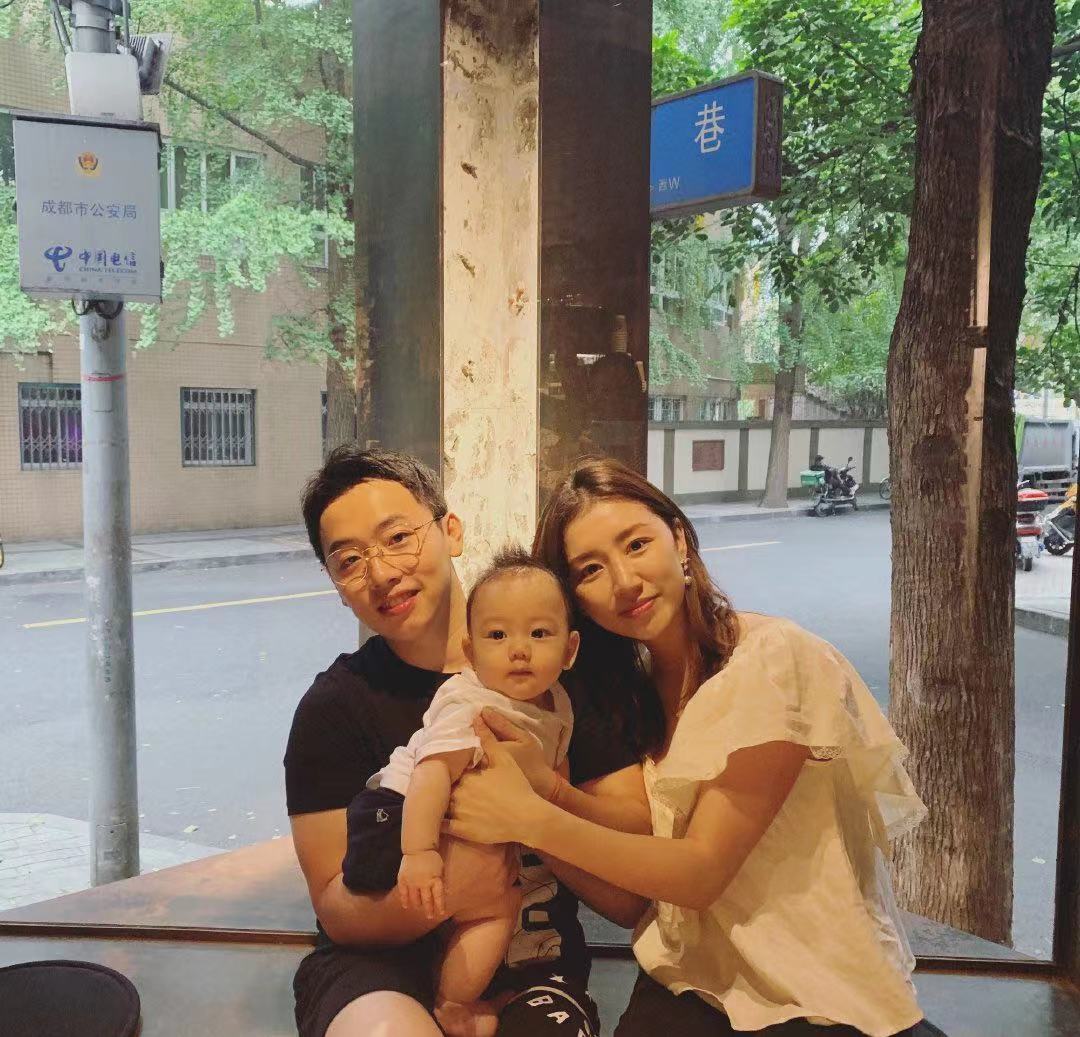 喜迎二胎,邹凯老婆回祝张馨月成下一个孕妈,还祝马龙