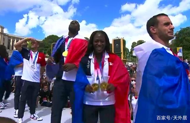 东京奥运会闭幕的大亮点当属巴黎八分钟,不是录制而是实时的休闲区蓝鸢梦想 - Www.slyday.coM 东京奥运会闭幕的大亮点当属巴黎八分钟,不是录制而是实时的休闲区蓝鸢梦想 - Www.slyday.coM