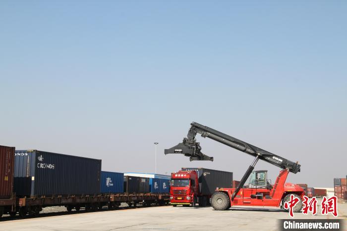 2021年吉林省gdp是多少_2021年前三季度 吉林 江苏 广东 GDP出炉(3)