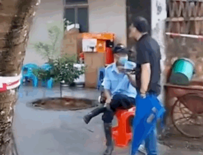 全红婵夺冠后,无数网红冲进她家开直播...今天终于被封杀了休闲区蓝鸢梦想 - Www.slyday.coM 全红婵夺冠后,无数网红冲进她家开直播...今天终于被封杀了休闲区蓝鸢梦想 - Www.slyday.coM