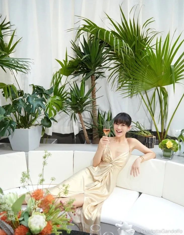 杨采钰,最会穿裙子人设不倒-幽兰花香 杨采钰,最会穿裙子人设不倒-幽兰花香