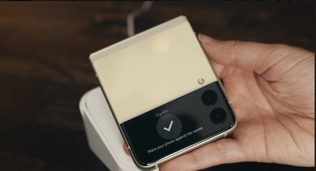 三星galaxy z flip 3,三星galaxy note9 三星galaxy z flip 3外屏预装多种应用 支持自定义功能