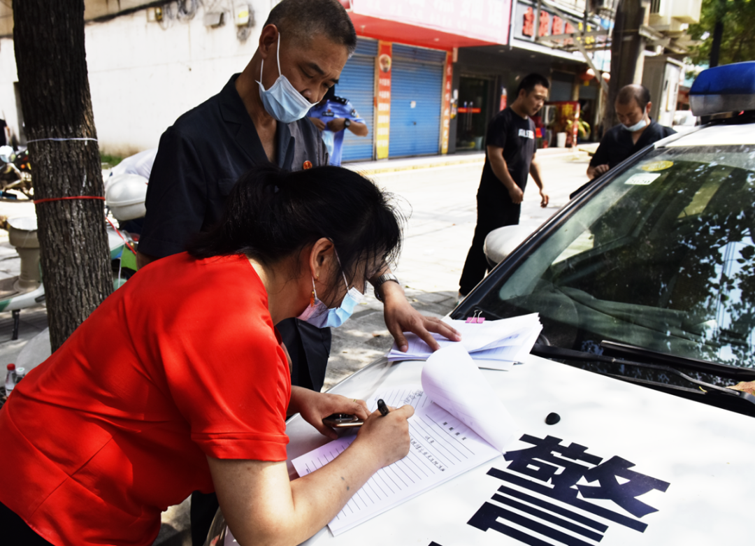 吴店镇二人欠款100余万未还,名下门面被查封拍卖!枣阳法院强制腾房显法威!休闲区蓝鸢梦想 - Www.slyday.coM 吴店镇二人欠款100余万未还,名下门面被查封拍卖!枣阳法院强制腾房显法威!休闲区蓝鸢梦想 - Www.slyday.coM