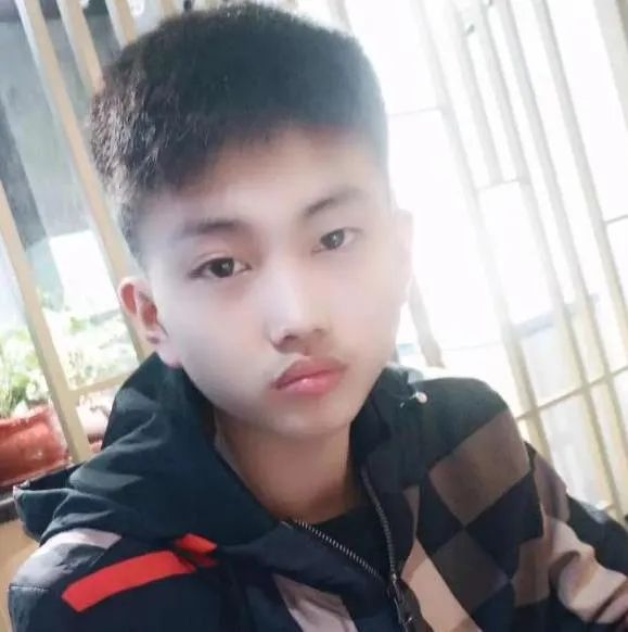 白眼狼?17岁男生海边因救3人牺牲,疑似被救女孩:求他救了?他没了活该...休闲区蓝鸢梦想 - Www.slyday.coM 白眼狼?17岁男生海边因救3人牺牲,疑似被救女孩:求他救了?他没了活该...休闲区蓝鸢梦想 - Www.slyday.coM