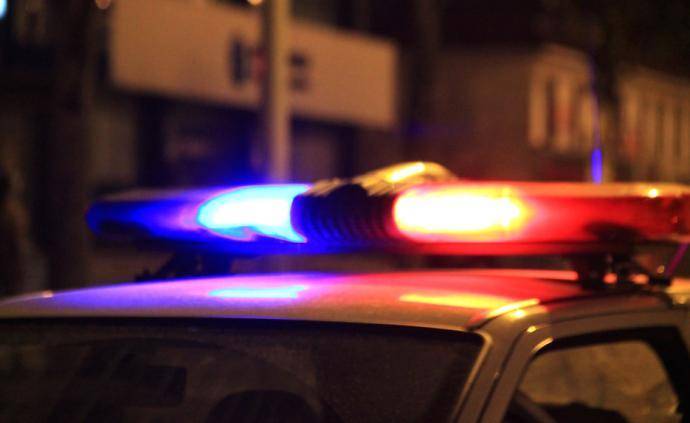 内江一酒吧发生刑事案件致两人死亡 警方通报:嫌疑人已被抓获休闲区蓝鸢梦想 - Www.slyday.coM 内江一酒吧发生刑事案件致两人死亡 警方通报:嫌疑人已被抓获休闲区蓝鸢梦想 - Www.slyday.coM