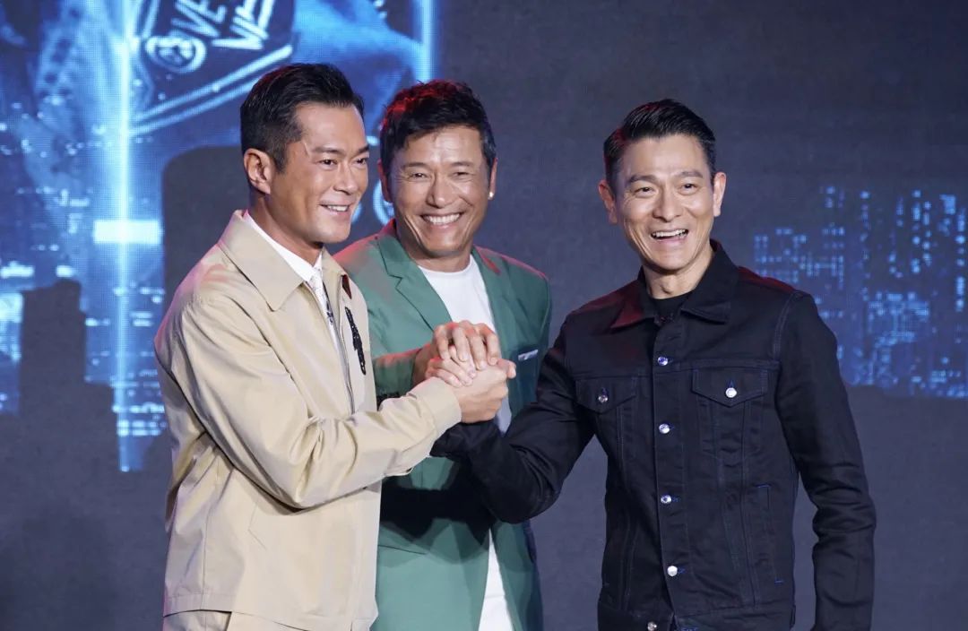 香港过气男神现状:头发全白像老头,面目沧桑,发福严重认不出 香港过气男神现状:头发全白像老头,面目沧桑,发福严重认不出