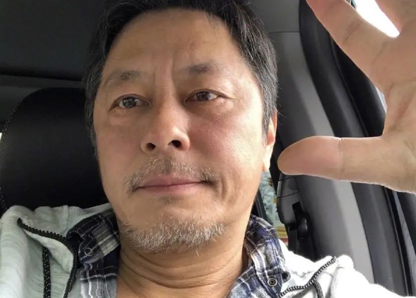 香港过气男神现状:头发全白像老头,面目沧桑,发福严重认不出 香港过气男神现状:头发全白像老头,面目沧桑,发福严重认不出