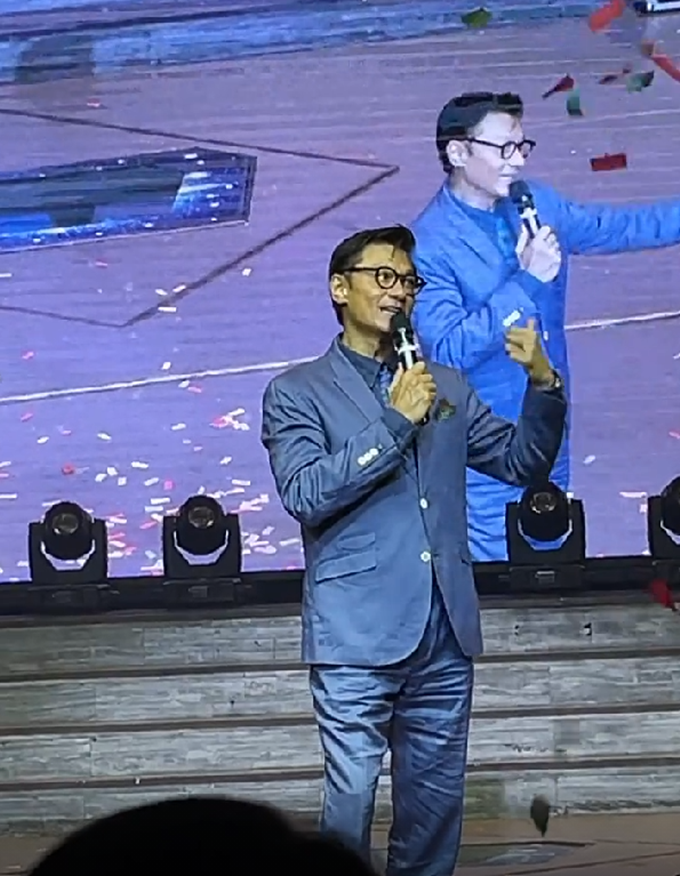 香港过气男神现状:头发全白像老头,面目沧桑,发福严重认不出 香港过气男神现状:头发全白像老头,面目沧桑,发福严重认不出