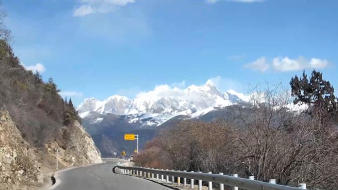 一条公路的见证