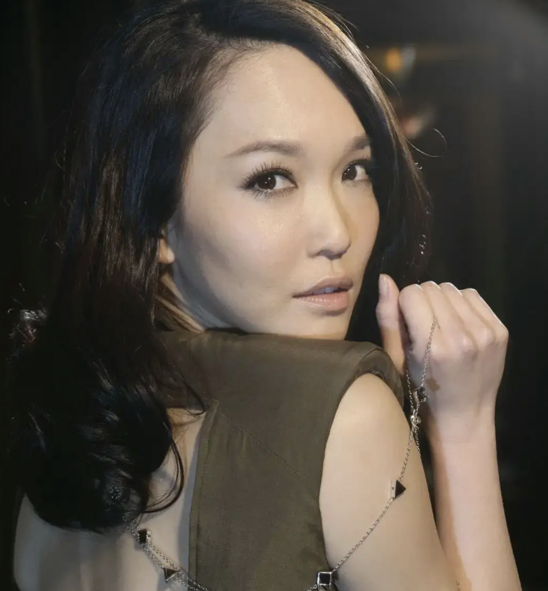 塌鼻子也绝美的女星,只服这3位,古装都太惊艳! 塌鼻子也绝美的女星,只服这3位,古装都太惊艳!