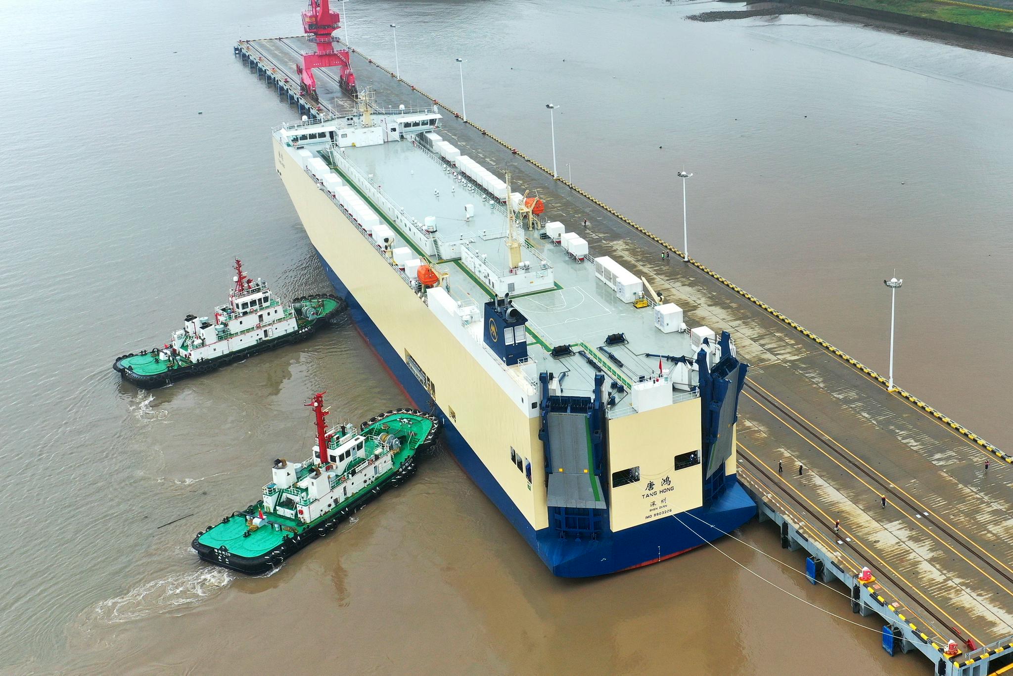 亚洲最大的多用途滚装船"渤海恒达"轮在山东龙口下水|滚装船|龙口|渤海_新浪新闻