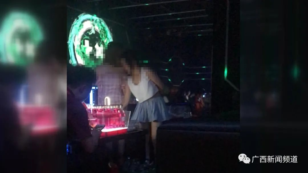 广西13岁女孩失联,被发现在酒吧打工!酒吧有专人“陪酒”,还能看到不雅画面…休闲区蓝鸢梦想 - Www.slyday.coM 广西13岁女孩失联,被发现在酒吧打工!酒吧有专人“陪酒”,还能看到不雅画面…休闲区蓝鸢梦想 - Www.slyday.coM