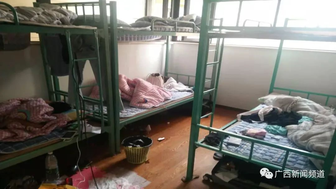 广西13岁女孩失联,被发现在酒吧打工!酒吧有专人“陪酒”,还能看到不雅画面…休闲区蓝鸢梦想 - Www.slyday.coM 广西13岁女孩失联,被发现在酒吧打工!酒吧有专人“陪酒”,还能看到不雅画面…休闲区蓝鸢梦想 - Www.slyday.coM