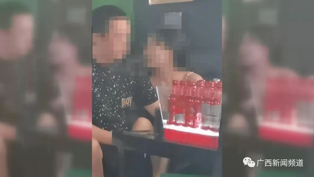 广西13岁女孩失联,被发现在酒吧打工!酒吧有专人“陪酒”,还能看到不雅画面…休闲区蓝鸢梦想 - Www.slyday.coM 广西13岁女孩失联,被发现在酒吧打工!酒吧有专人“陪酒”,还能看到不雅画面…休闲区蓝鸢梦想 - Www.slyday.coM