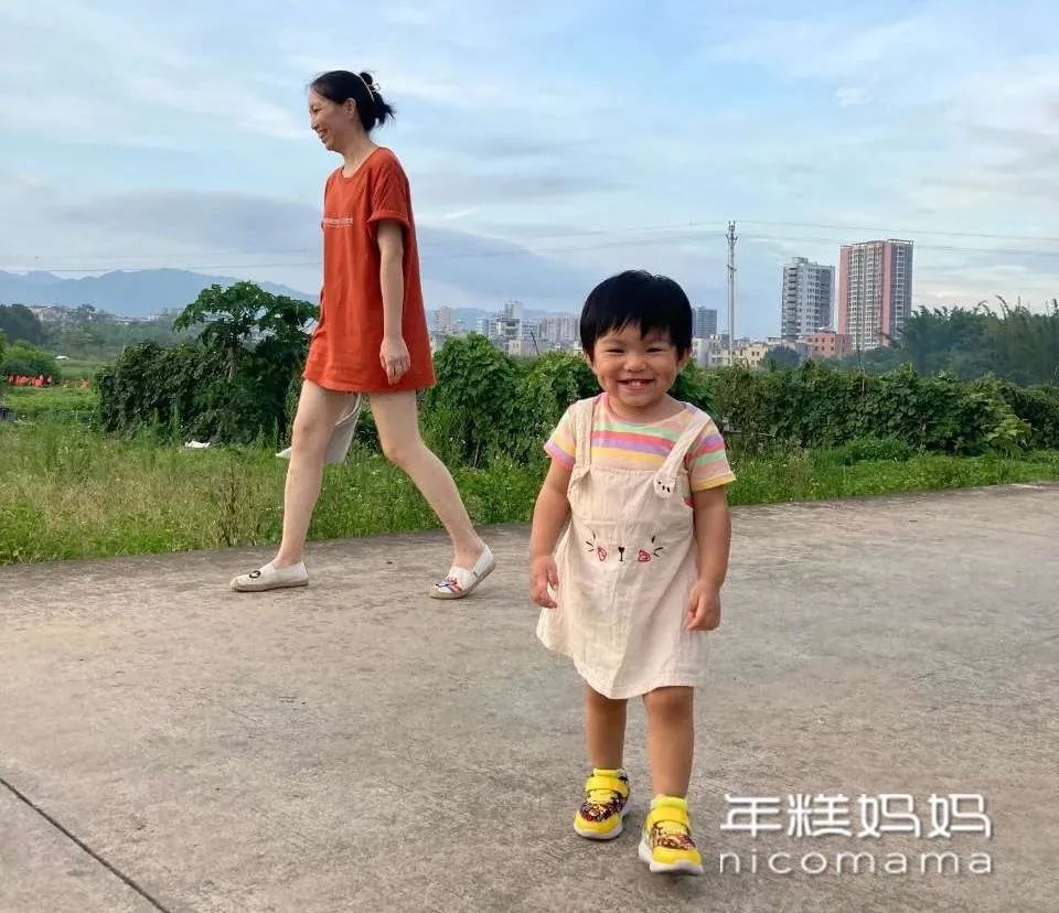 怀孕后,老公做了个疯狂的决定:裸辞、卖房,两个人全职带娃!我快要崩溃了休闲区蓝鸢梦想 - Www.slyday.coM 怀孕后,老公做了个疯狂的决定:裸辞、卖房,两个人全职带娃!我快要崩溃了休闲区蓝鸢梦想 - Www.slyday.coM