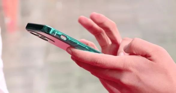 警惕!广西女子照着手机念了一段话后,竟背上3万多元网贷,咋回事?休闲区蓝鸢梦想 - Www.slyday.coM 警惕!广西女子照着手机念了一段话后,竟背上3万多元网贷,咋回事?休闲区蓝鸢梦想 - Www.slyday.coM