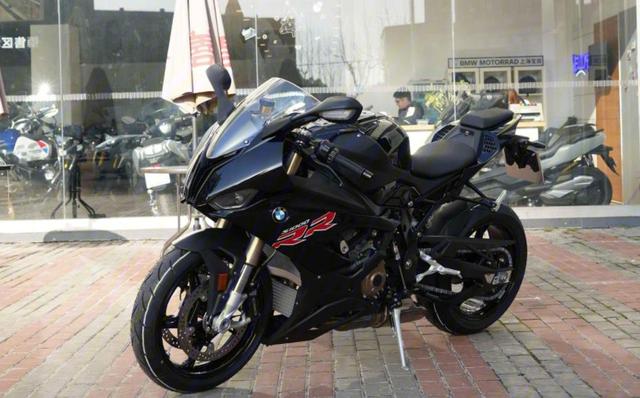 宝马1000Rr,宝马s1000rr高清壁纸 经典跑车宝马s1000rr小改,水冷四缸207马力,极速可达299