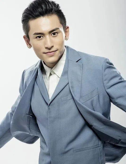 真凉了!广电点评张哲瀚事件:对劣迹艺人零容忍,坚决一封到底休闲区蓝鸢梦想 - Www.slyday.coM 真凉了!广电点评张哲瀚事件:对劣迹艺人零容忍,坚决一封到底休闲区蓝鸢梦想 - Www.slyday.coM