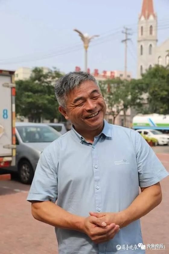 《失孤》原型郭刚堂认亲一个月后:有了关机的自由,正在找回被“偷走”的24年休闲区蓝鸢梦想 - Www.slyday.coM 《失孤》原型郭刚堂认亲一个月后:有了关机的自由,正在找回被“偷走”的24年休闲区蓝鸢梦想 - Www.slyday.coM