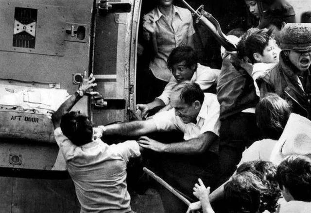 阿富汗人“扒”飞机坠亡!美国的运输机们,你们都在哪儿呢?休闲区蓝鸢梦想 - Www.slyday.coM 阿富汗人“扒”飞机坠亡!美国的运输机们,你们都在哪儿呢?休闲区蓝鸢梦想 - Www.slyday.coM