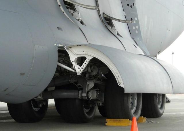 阿富汗人“扒”飞机坠亡!美国的运输机们,你们都在哪儿呢?休闲区蓝鸢梦想 - Www.slyday.coM 阿富汗人“扒”飞机坠亡!美国的运输机们,你们都在哪儿呢?休闲区蓝鸢梦想 - Www.slyday.coM