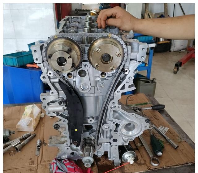 奔驰273v8正时链条图解,奔驰273发动机v8正时图 不像宝马奔驰那么厚颜无x,对个正时还要搞一大堆的专用工具,真是赚了