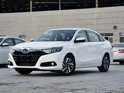 毕业季适合年轻人购车推荐 这3款轿车品牌靠谱油耗低