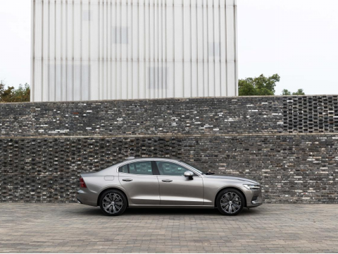 2021面对激烈的市场竞争，沃尔沃S60拿什么取胜？