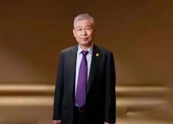 深深房老总_老总办公室图片(3)