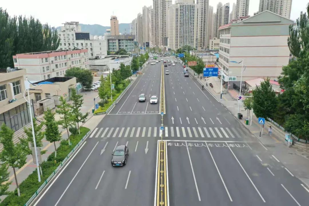 桥东区五一大街(中段)橡胶沥青路面(无人机照片)