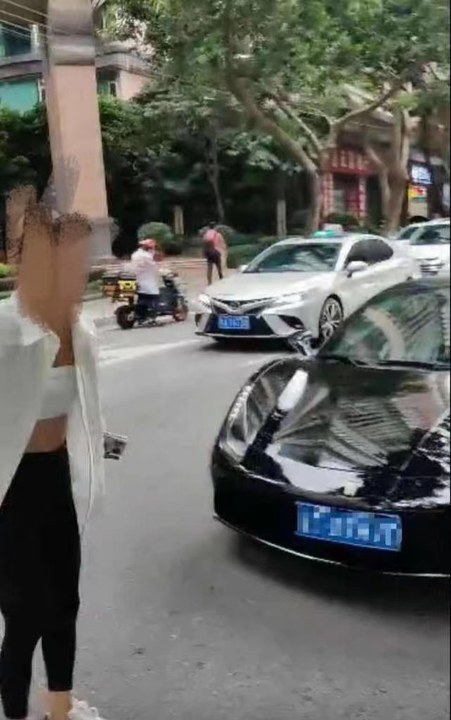 “法拉利女司机追尾后口出狂言”最新:声称要“弄死”对方的女司机被行政拘留休闲区蓝鸢梦想 - Www.slyday.coM “法拉利女司机追尾后口出狂言”最新:声称要“弄死”对方的女司机被行政拘留休闲区蓝鸢梦想 - Www.slyday.coM