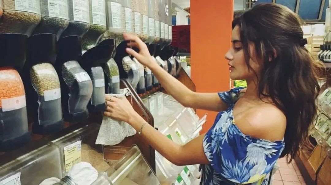 29岁女生4年垃圾仅一玻璃瓶,捡破烂造家具,从不用姨妈巾,却被外网吹爆?休闲区蓝鸢梦想 - Www.slyday.coM 29岁女生4年垃圾仅一玻璃瓶,捡破烂造家具,从不用姨妈巾,却被外网吹爆?休闲区蓝鸢梦想 - Www.slyday.coM