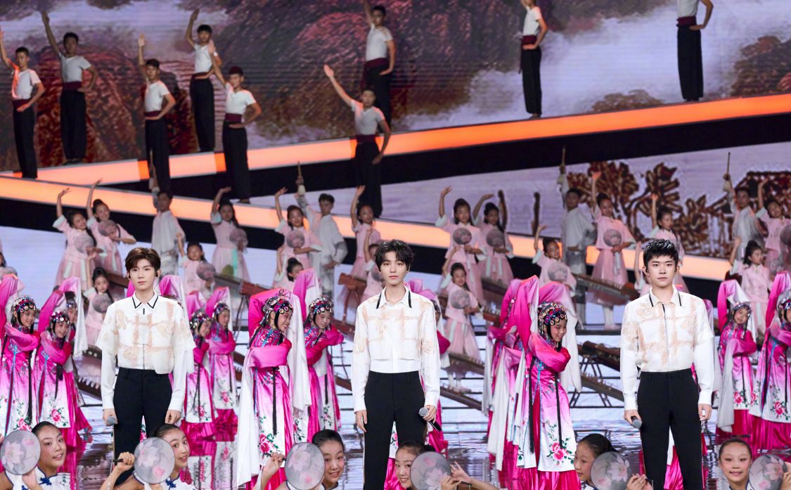 养成系爱豆天府少年团出道,最小年龄七岁,网友:想复刻TFBOYS休闲区蓝鸢梦想 - Www.slyday.coM 养成系爱豆天府少年团出道,最小年龄七岁,网友:想复刻TFBOYS休闲区蓝鸢梦想 - Www.slyday.coM