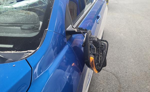 刚刚,贵阳的哥经历惊魂一幕,挡风玻璃瞬间被砸穿休闲区蓝鸢梦想 - Www.slyday.coM 刚刚,贵阳的哥经历惊魂一幕,挡风玻璃瞬间被砸穿休闲区蓝鸢梦想 - Www.slyday.coM