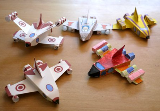 还有各种可diy的宇宙飞船纸模,让孩子玩个痛快.