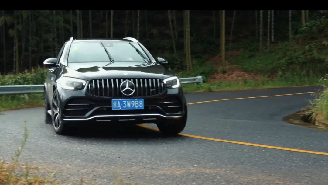 amg glc43报价,amg glc63 硬碰硬山路试驾奔驰amgglc43
