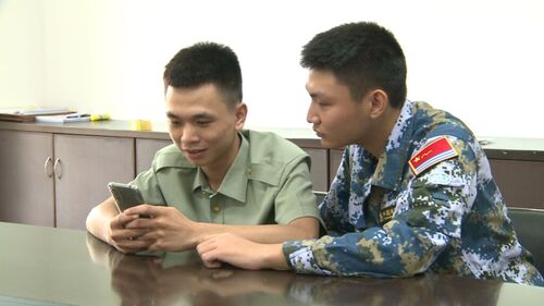 【古鎮(zhèn)】古鎮(zhèn)兩熱血年輕老兵 退伍復(fù)讀兩年后 攜手再續(xù)軍旅夢