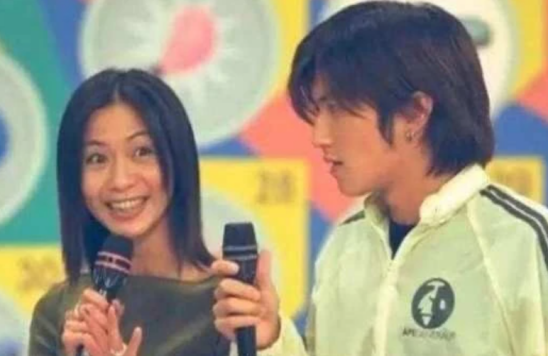 最美“木婉清”近照曝光，49岁身材苗条似少女，结婚多年未生子