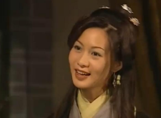 最美“木婉清”近照曝光，49岁身材苗条似少女，结婚多年未生子