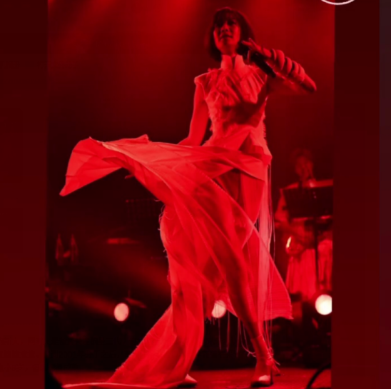 最美“木婉清”近照曝光，49岁身材苗条似少女，结婚多年未生子