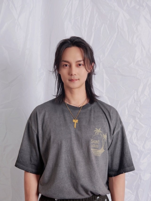 尹正陈都灵恋情曝光,两人被拍,网友:我还停留在他和蒋梦婕时期休闲区蓝鸢梦想 - Www.slyday.coM 尹正陈都灵恋情曝光,两人被拍,网友:我还停留在他和蒋梦婕时期休闲区蓝鸢梦想 - Www.slyday.coM