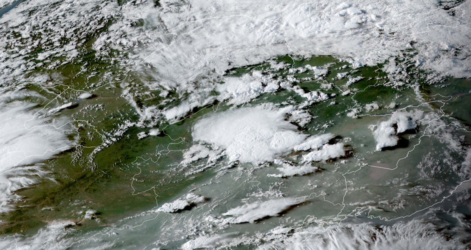天气巨变要来了？黑龙江奇特“乳状云”涌现，分析：深秋即将来临